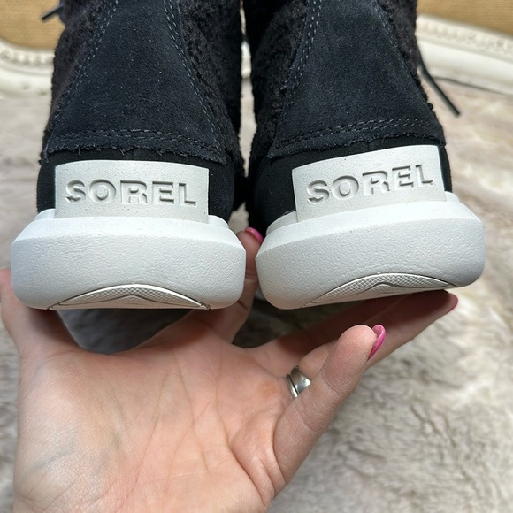 Sorel | Explorer Next Joan Cozy | Black, Moonstone | Size 6 - Picture 7 of 15